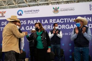 Gobierno de Querétaro entregó 15 mdp para apoyo al sector ganadero