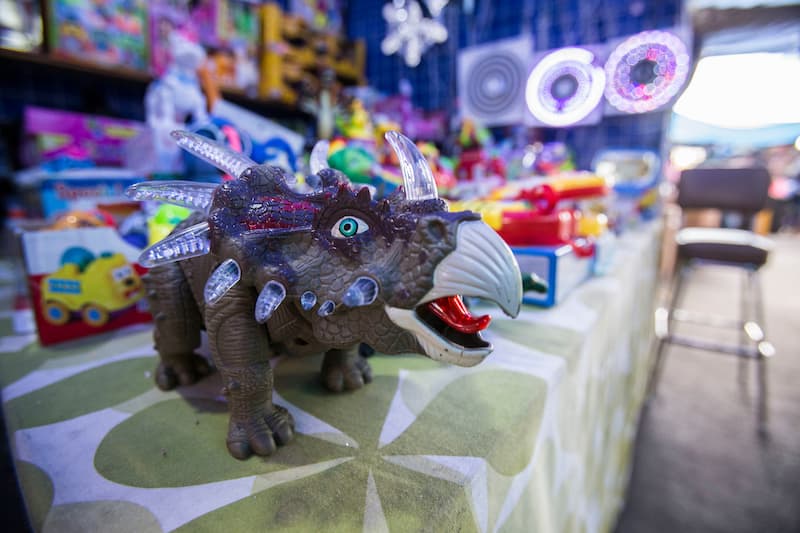 Habilitan tianguis de juguetes en Mercado Reforma de San Juan del Río