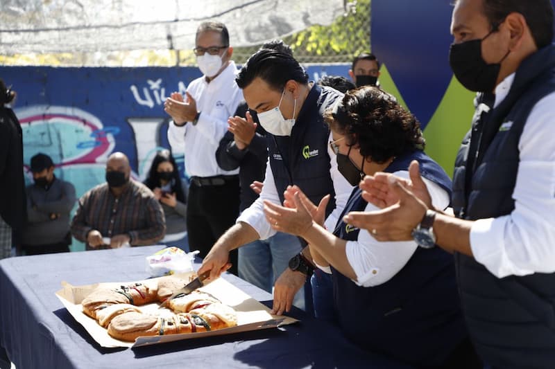 Luis Nava celebra Día de Reyes con familias de Querétaro