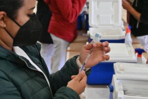 Más de 9 mil docentes vacunados en primer día de jornada en Querétaro