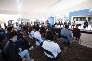 Mauricio Kuri anuncia programa de becas para universitarios en el estado de Querétaro