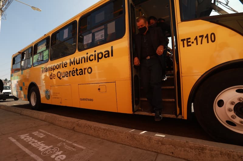 Mpio de Querétaro brinda apoyo a adultos mayores con traslado a Centros de Vacunación 1 Mpio de Querétaro brinda apoyo a adultos mayores con traslado a Centros de Vacunación