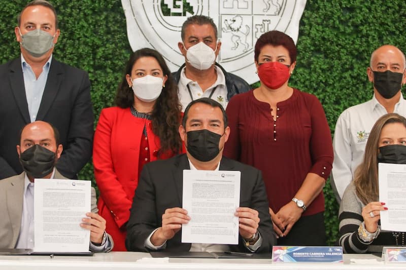 Roberto Cabrera y SESEQ firman Convenio de Riesgos Sanitarios en SJR