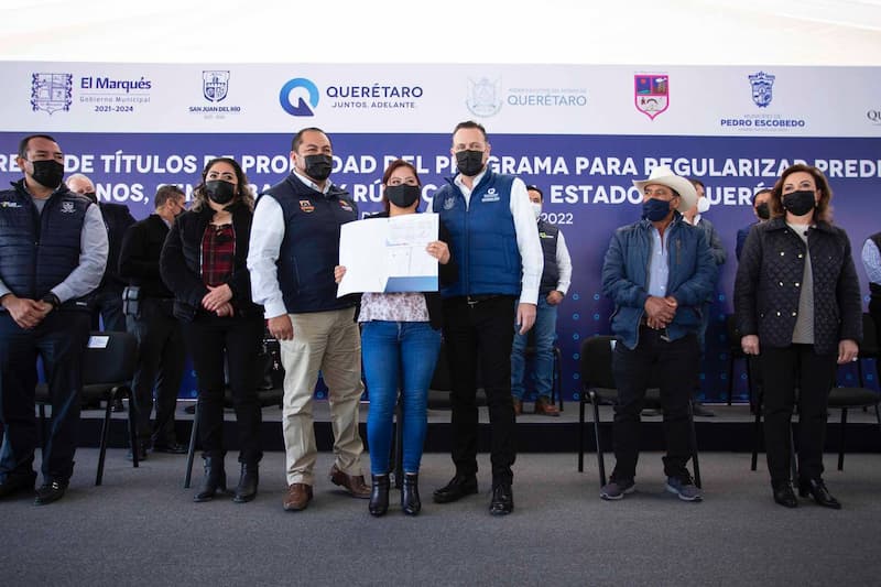 Entregan más de 400 títulos de propiedad en Querétaro