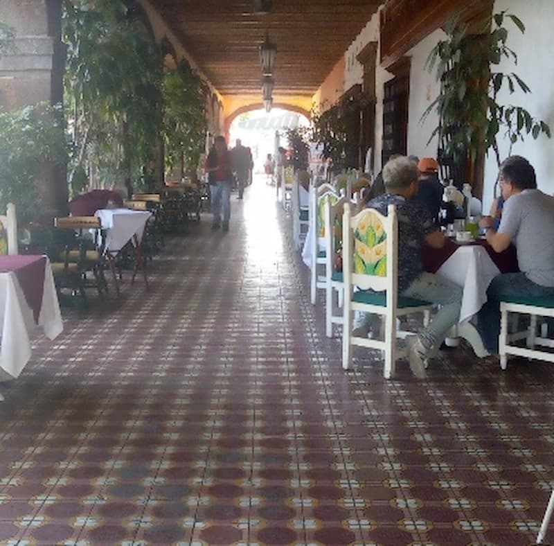 Restauranteros pronostican afluencia de parejas el fin de semana en San Juan del Río