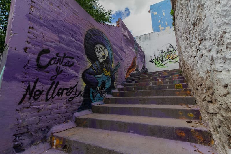 Buscan crear espacios para grafitti juvenil en San Juan del Río