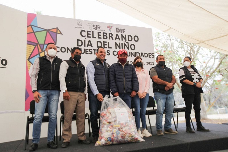 DIF San Juan del Río entrega 30 mil aguinaldos para conmemorar día del niño