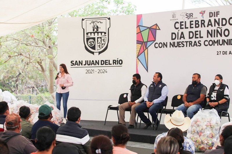 DIF San Juan del Río entrega 30 mil aguinaldos para conmemorar día del niño