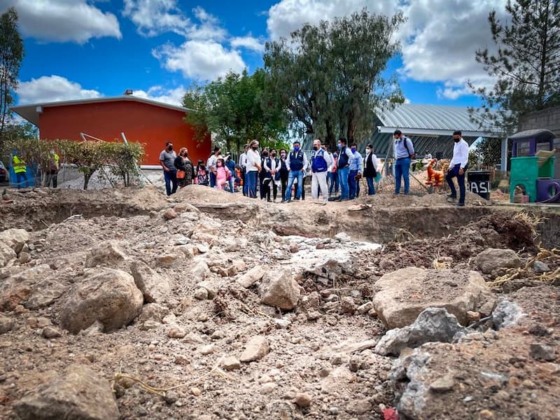 Supervisan avance de obras en escuelas de Pedro Escobedo