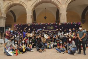 UAQ premia a ganadores del 8vo Concurso y Exposición Colectiva de Alebrijes 2 UAQ premia a ganadores del 8vo Concurso y Exposición Colectiva de Alebrijes