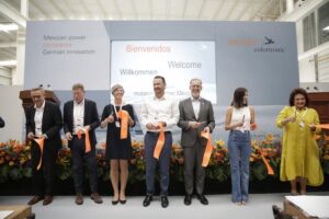 Mauricio Kuri inauguró oficinas del grupo Motan Colortronic en Querétaro