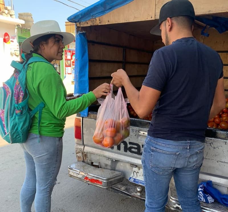 Entregan apoyos a comunidad de El Carrizo, San Juan del Río