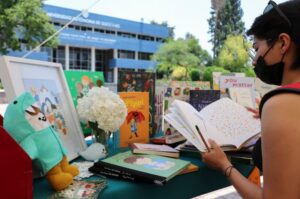 Mercadito del Libro promueve la lectura entre estudiantes de la UAQ