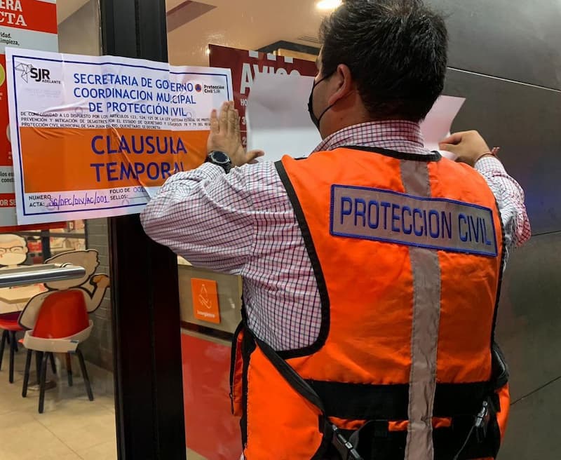 Clausuran 20 negocios por semana en San Juan del Río