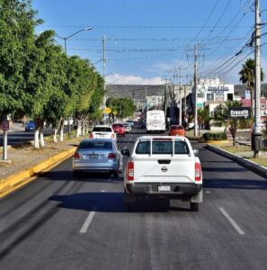 Entregan reencarpetamiento y cancha en colonia Venceremos, Corregidora