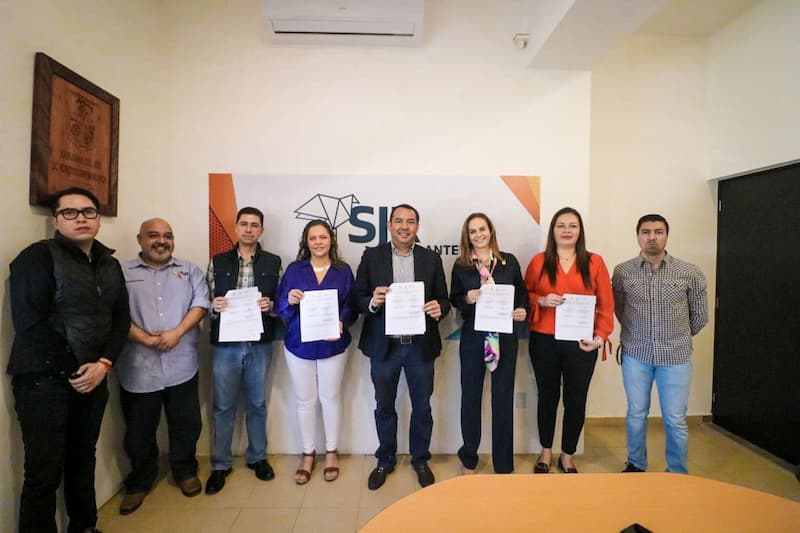 Gobierno de San Juan del Río firma convenio con el IVEQ