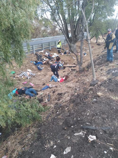 Tragedia en la Méx-Qro, mueren 12 personas en accidente
