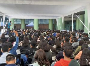 Estudiantes de Querétaro reciben conferencia en Prevención de Adicciones y Salud Mental