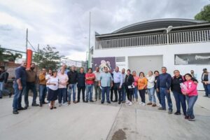 Roberto Cabrera visita la colonia Fátima