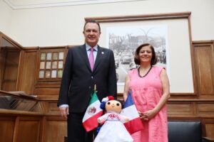 Mauricio Kuri se reúne con embajadora de México en Francia