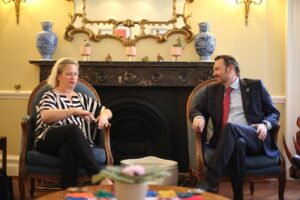 Mauricio Kuri se reunió con Embajadora de México en Reino Unido