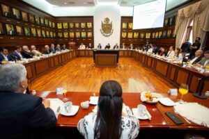 Mauricio Kuri se reunió con integrantes del Consejo del Club de Industriales de Querétaro