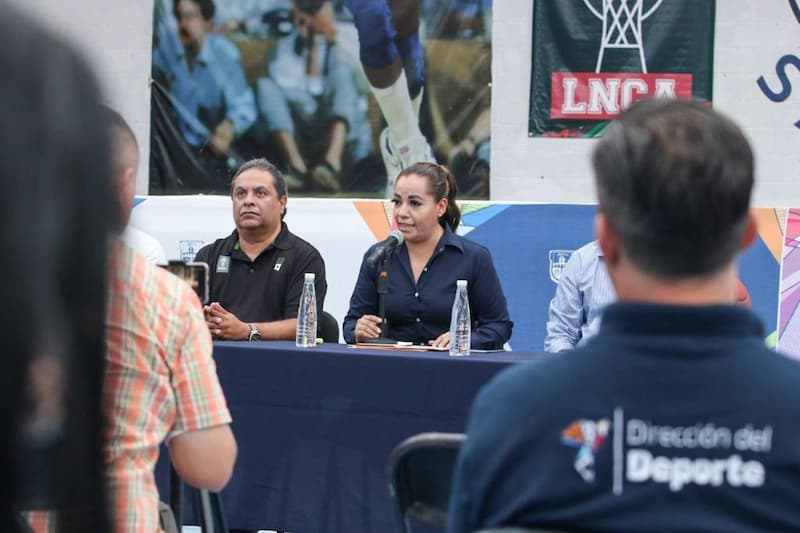 Presentan Liga Spalding de clubes amateur de basquetbol en San Juan del Río