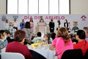 Adultos mayores celebraron el Día del Abuelo Corregidora 2022