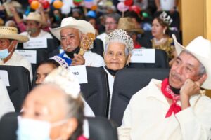 DIF Estatal de Querétaro elige a Reina de la Tercera Edad y al Abuelo de Oro 2022