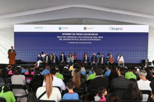 Mauricio Kuri anuncia programa para dotar con Internet escuelas públicas de educación básica en Querétaro