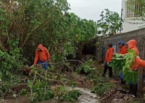 Mauricio Kuri atiende afectaciones por lluvias en el estado de Querétaro