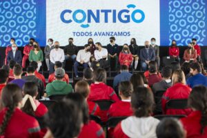 Mauricio Kuri dio banderazo de arranque al programa Transporte Escolar en Querétaro