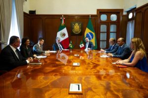 Mauricio Kuri recibe a Fernando Coimbra Embajador de Brasil en México