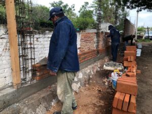 Roberto Cabrera recorre obra en telesecundaria de Senegal de las Palomas, SJR