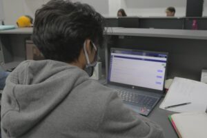 145 estudiantes de la UPSRJ se certifican en MENDIX