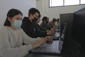 145 estudiantes de la UPSRJ se certifican en MENDIX