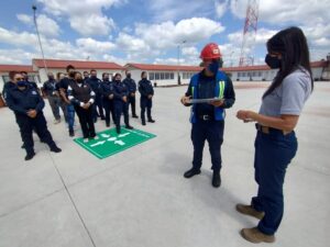 CEPCQ capacita a personal penitenciario en materia de simulacros de evacuación