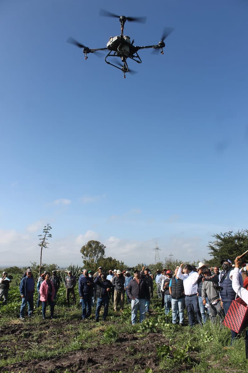 Comienza fertilización de campo con drones en San Juan del Río 1 Comienza fertilización de campo con drones en San Juan del Río