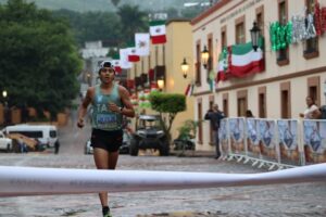 Finalizó serial de carreras campo traviesa en Jalpan