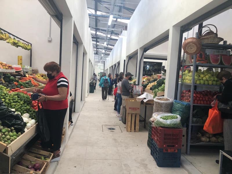 Locatarios estrenan instalaciones del Mercado Juárez