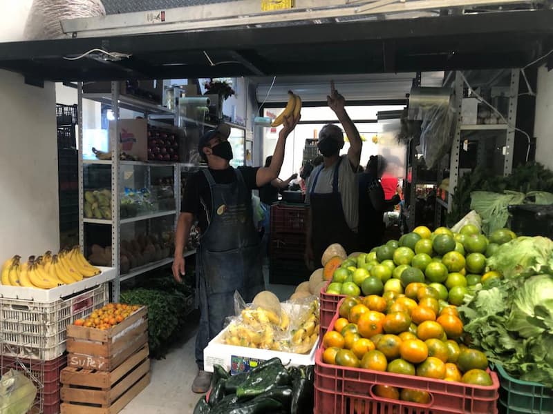 Locatarios disfrutan de nuevas instalaciones en Mercado Juárez