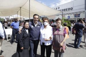 Luis Nava asiste a celebración por el 58 aniversario del Mercado Escobedo