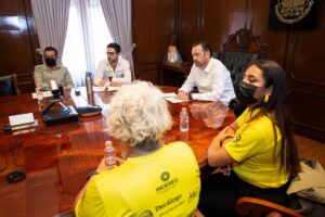 Mauricio Kuri recibe a integrantes del colectivo Saca la Bici