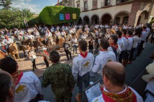 Mauricio Kuri recibió a integrantes de la Cabalgata Histórica de la Conspiración Ignacio Pérez