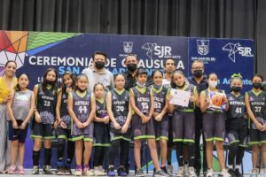 Realizan entrega de reconocimientos de la liga infantil femenil de basquetbol en SJR