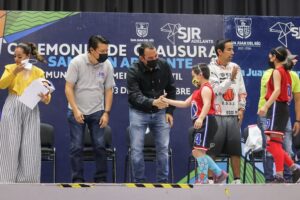 Realizan entrega de reconocimientos de la liga infantil femenil de basquetbol en SJR