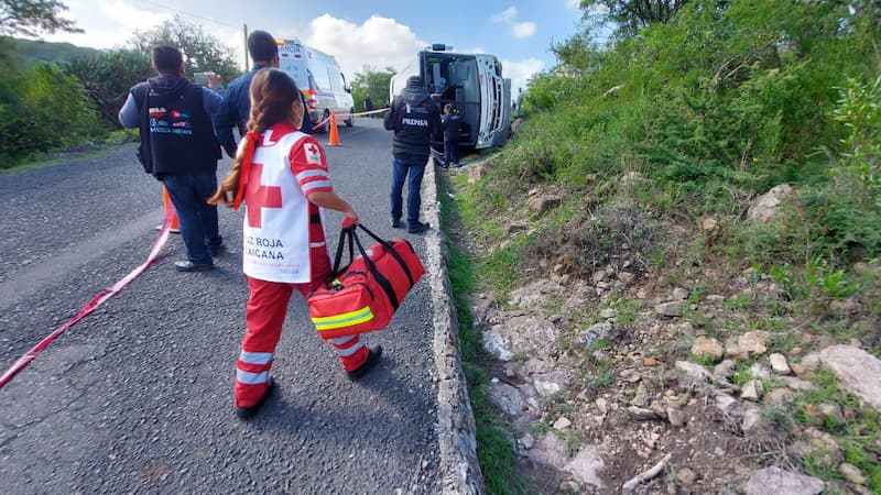 Subdelegada de Vaquerías resalta maniobra de conductor de transporte tras volcadura