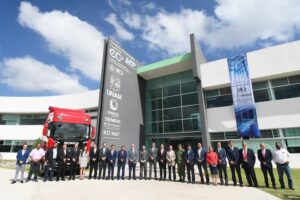UTEQ apuesta por profesionalización de transportistas de carga del país