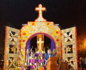 Autoridades estatales inauguran Altar de Muertos en Querétaro