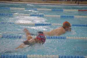 Equipo de natación de la UPQ obtiene 10 medallas en Liga Máster